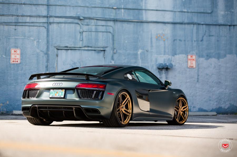  Audi R8 V10 on Vossen Wheels (HC-1) 2016 года  (фото 32 из 47)